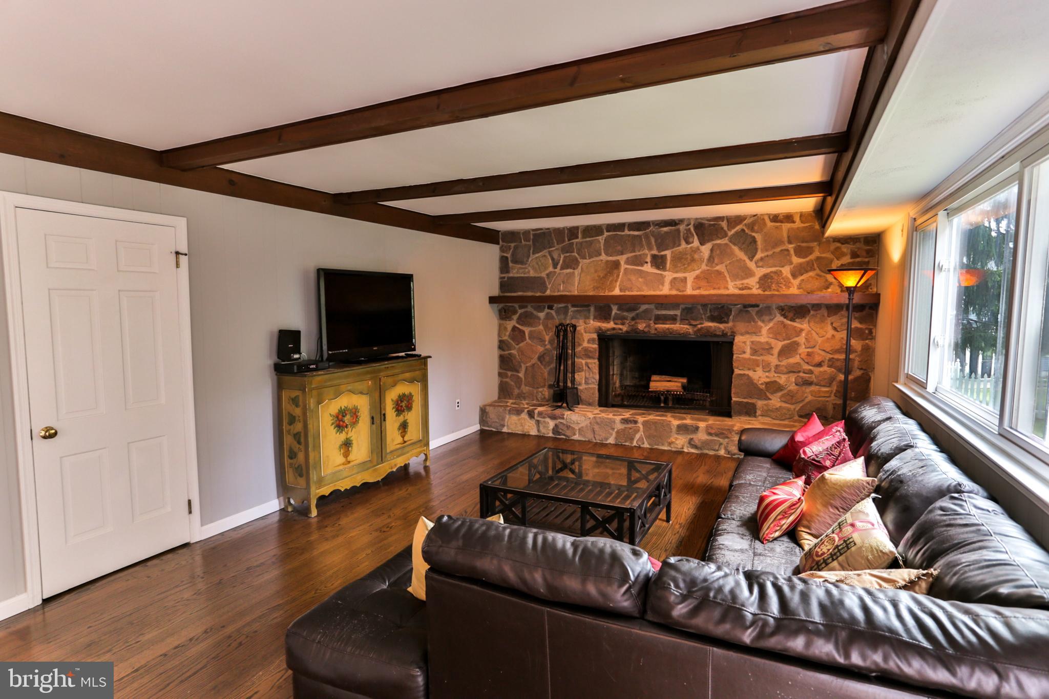 451 Valley View Road Langhorne, PA 19047 - Photo 18 of 69 Family room