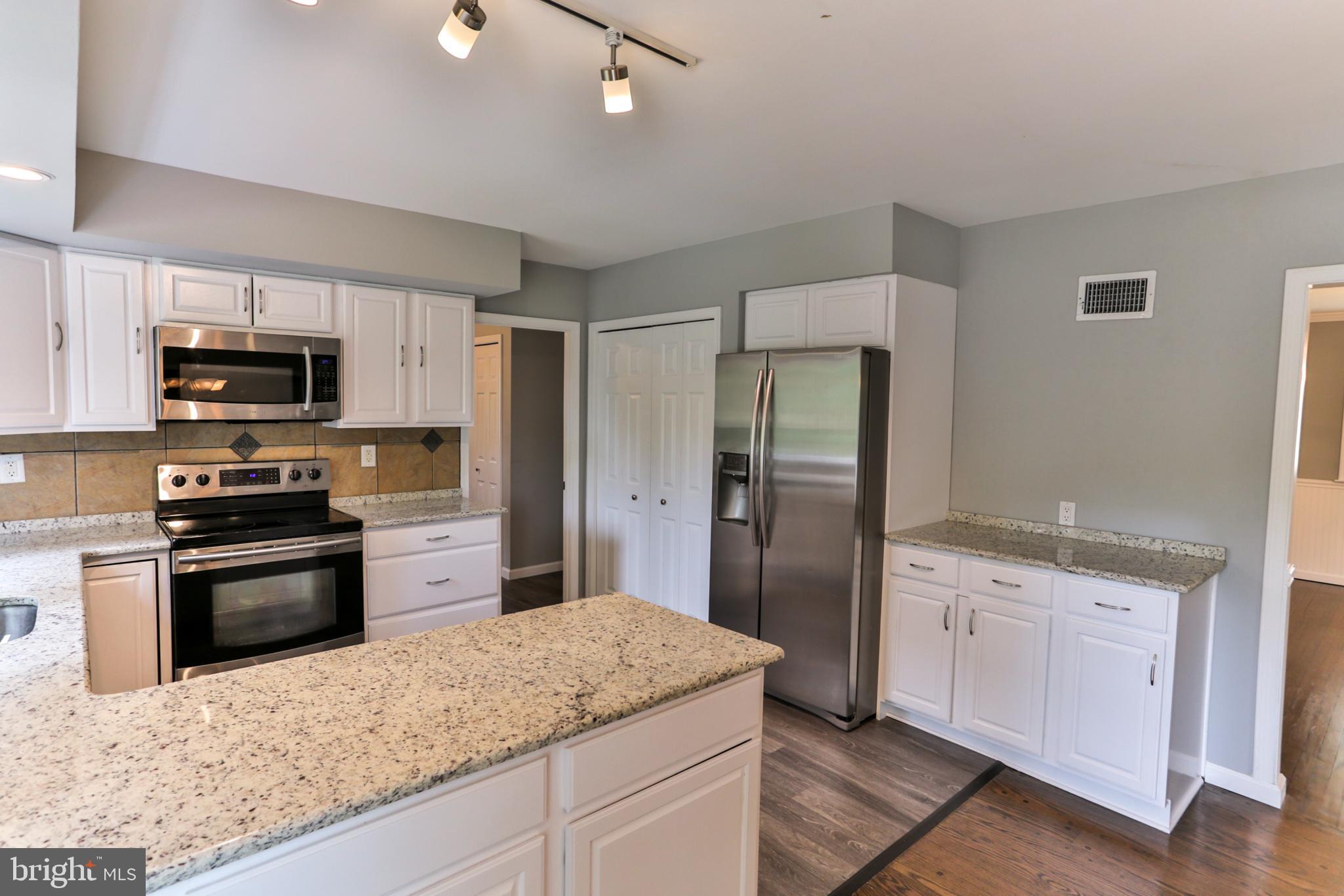 451 Valley View Road Langhorne, PA 19047 - Photo 27 of 69 Kitchen