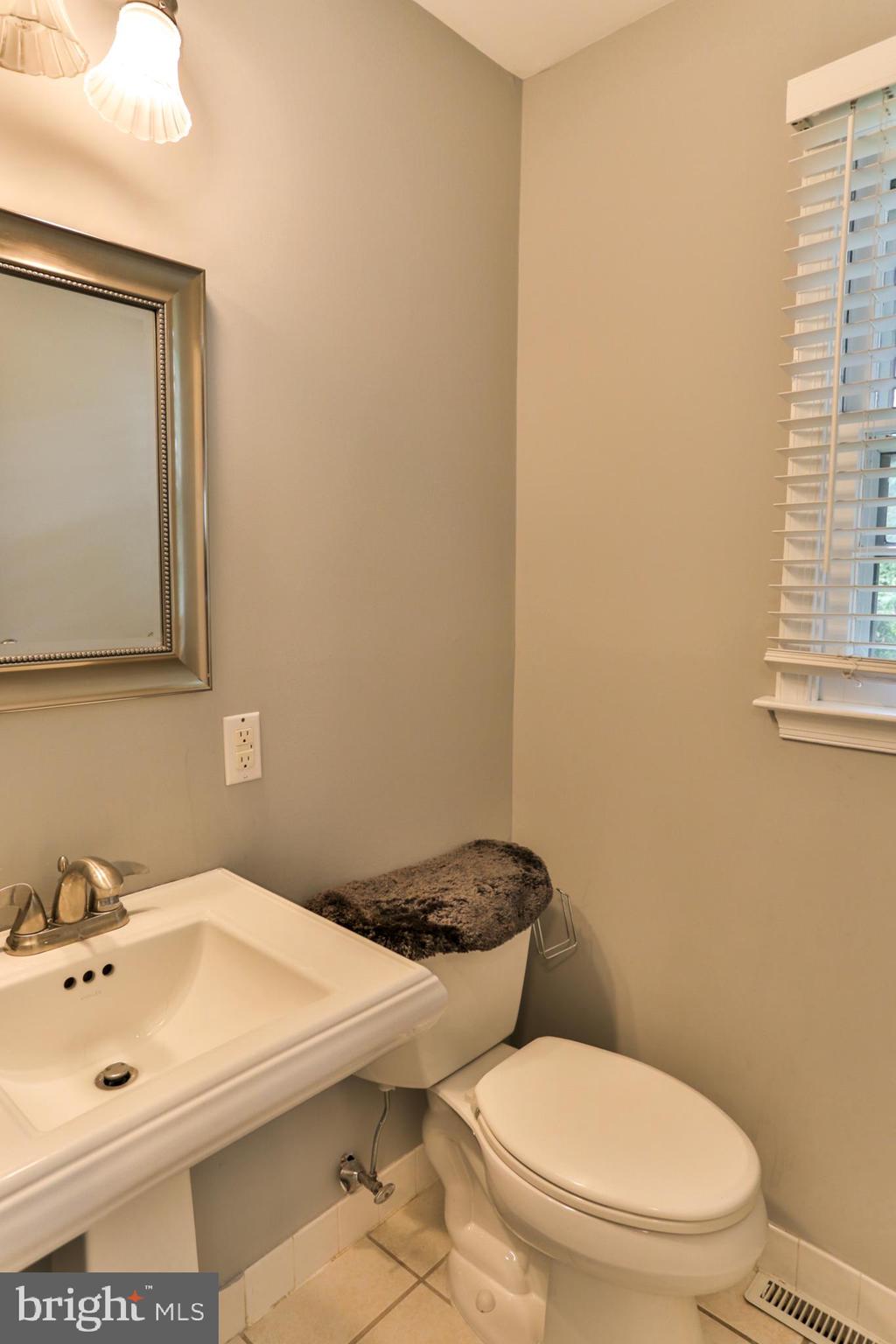 451 Valley View Road Langhorne, PA 19047 - Photo 30 of 69 1st floor Powder room