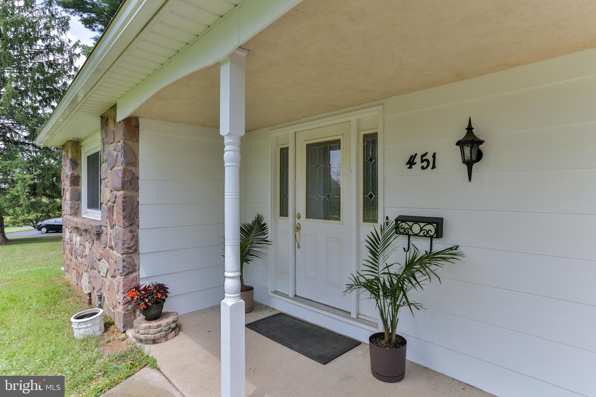451 Valley View Road Langhorne, PA 19047 - Photo 5 of 69 Front porch / Main entry