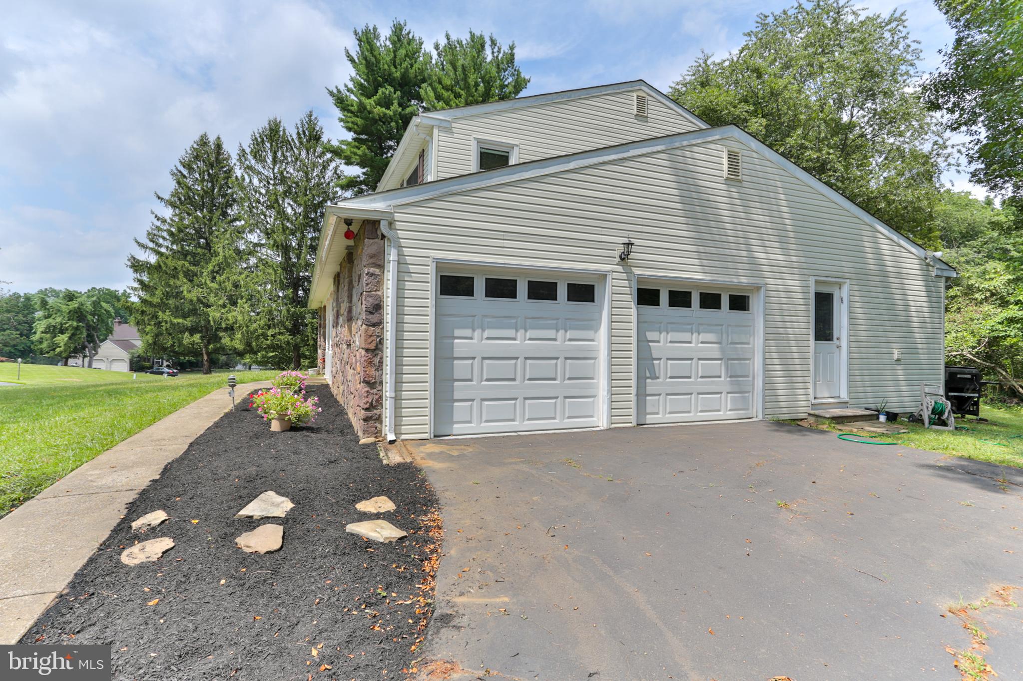 451 Valley View Road Langhorne, PA 19047 - Photo 7 of 69 2 car garage