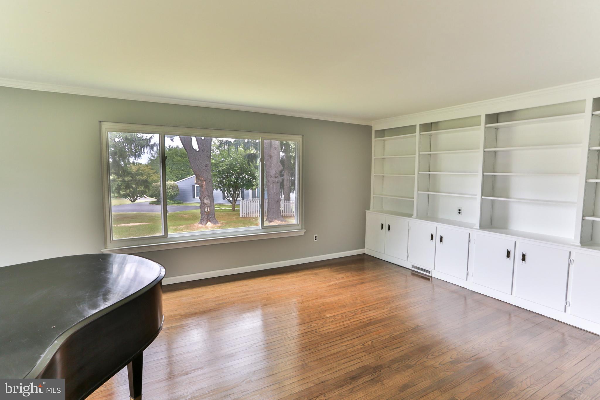 451 Valley View Road Langhorne, PA 19047 - Photo 8 of 69 Formal Living room