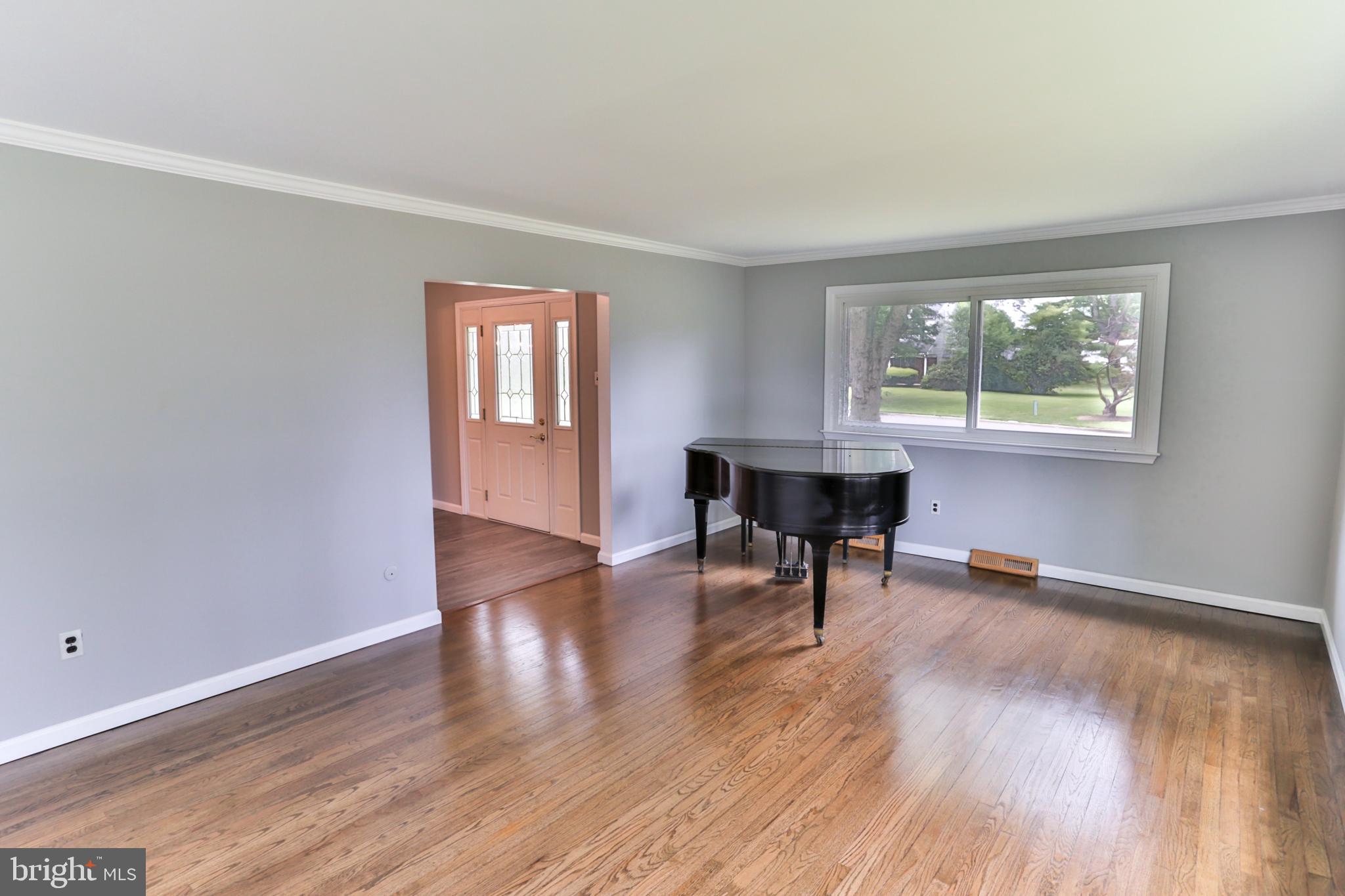 451 Valley View Road Langhorne, PA 19047 - Photo 10 of 69 Formal Living room