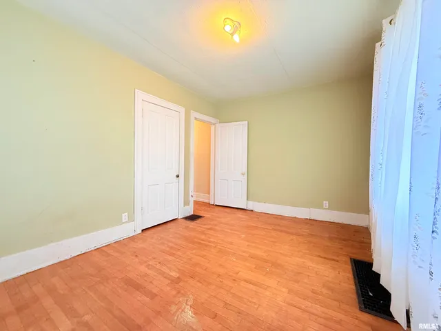 $89,000 | 1708 North Yew Street, Harrisburg, IL 62946