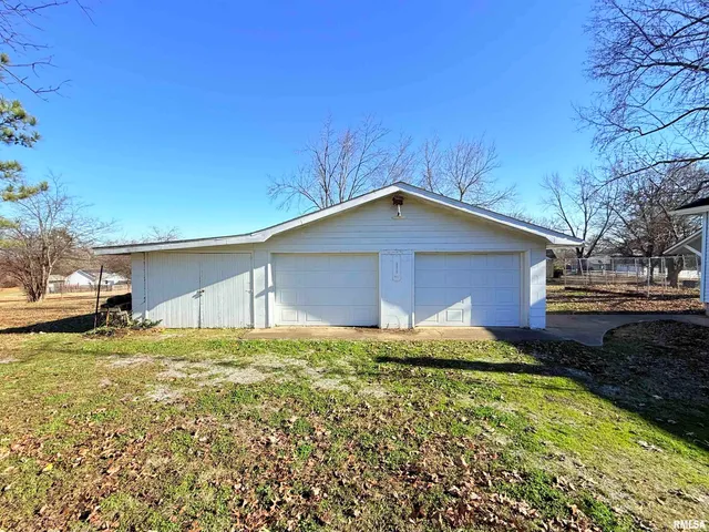 $89,000 | 1708 North Yew Street, Harrisburg, IL 62946