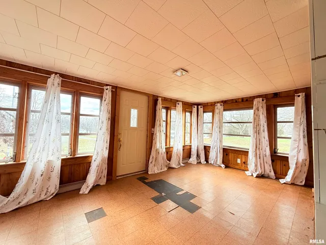 $89,000 | 1708 North Yew Street, Harrisburg, IL 62946