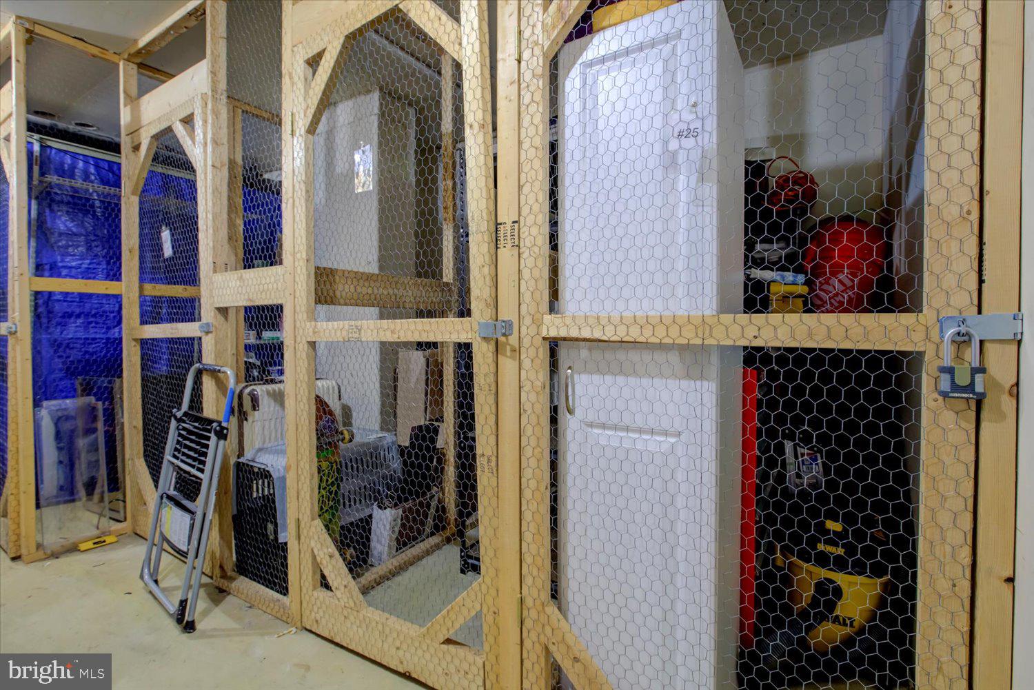 1515 South Arlington Ridge Road, Unit 305 Arlington, VA 22202 - Photo 33 of 41 a view of living room