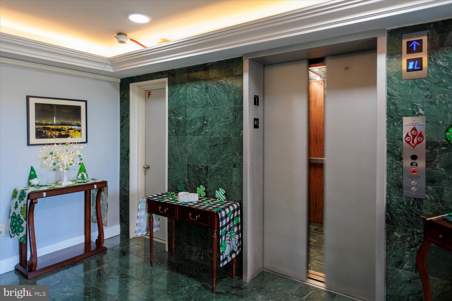 1515 South Arlington Ridge Road, Unit 305 Arlington, VA 22202 - Photo 34 of 41 a living room with furniture