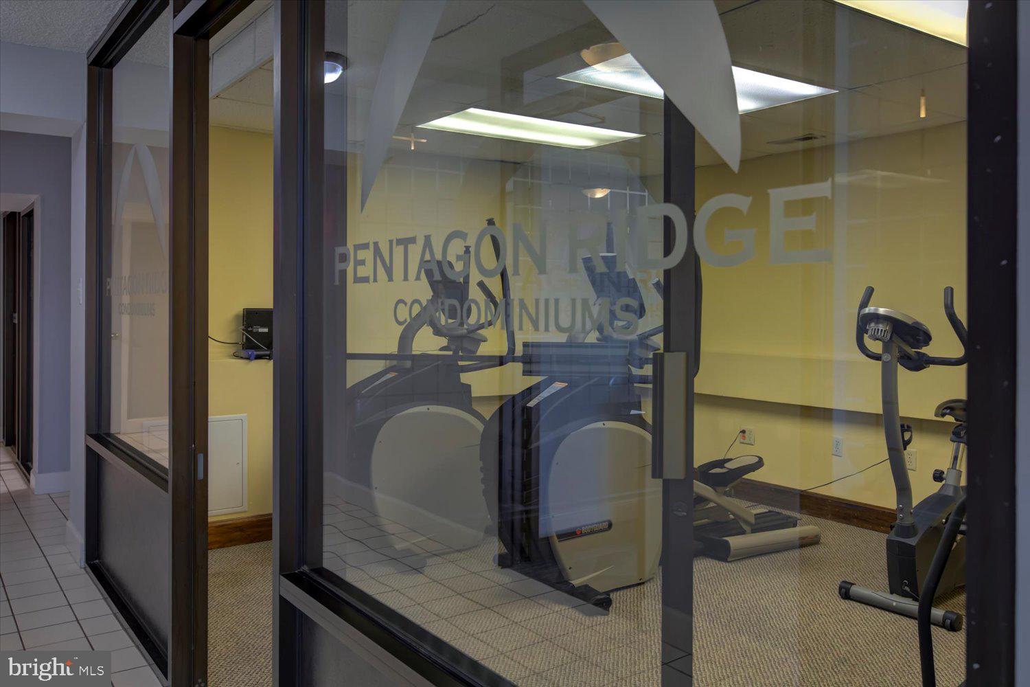 1515 South Arlington Ridge Road, Unit 305 Arlington, VA 22202 - Photo 40 of 41 a bathroom with a mirror