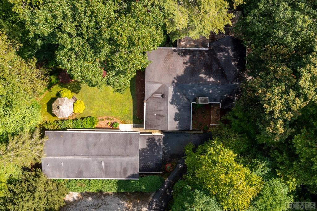 554 Moorewood Road Highlands, NC 28741 - Photo 4 of 30 Gallery Image 4