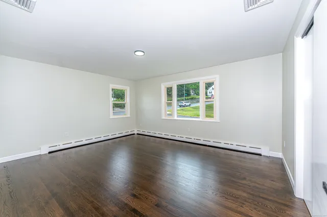 $409,500 | 8 Bonnie Lane, Waterbury, CT 06705