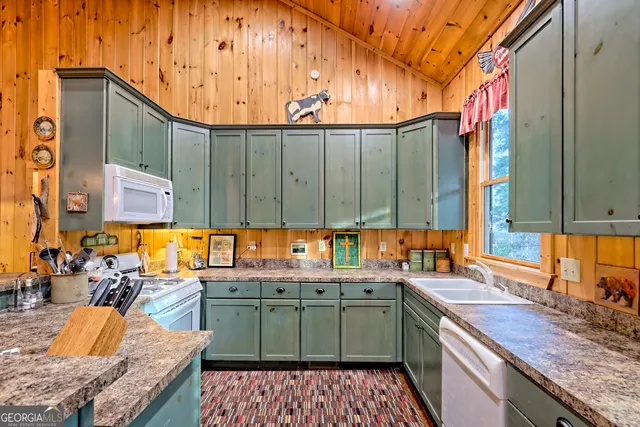 $560,000 | 341 Brookwood Lane, Clarkesville, GA 30523