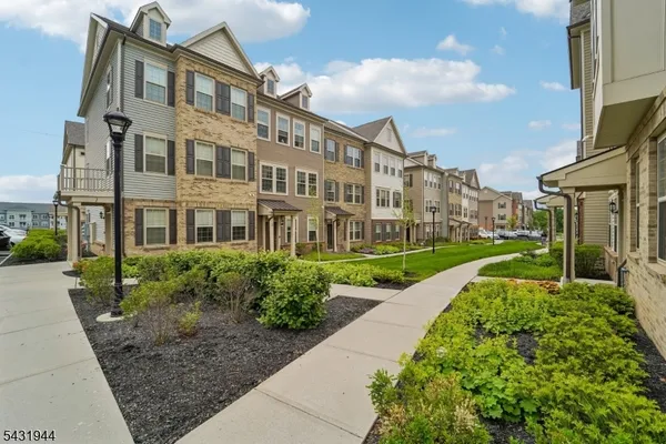 $929,000 | 1 Haralson Court, Livingston, NJ 07039