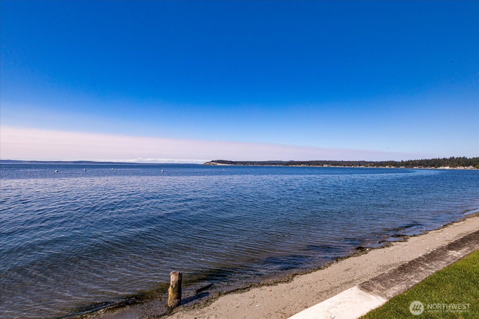 6278 Barr Beach Road Freeland, WA 98249 - Photo 6 of 40 a view of an ocean beach