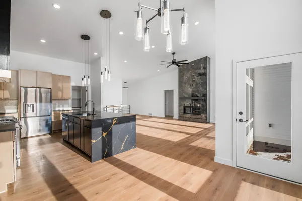 $749,900 | 308 Kerrigan Drive, Wrightstown, WI 54180