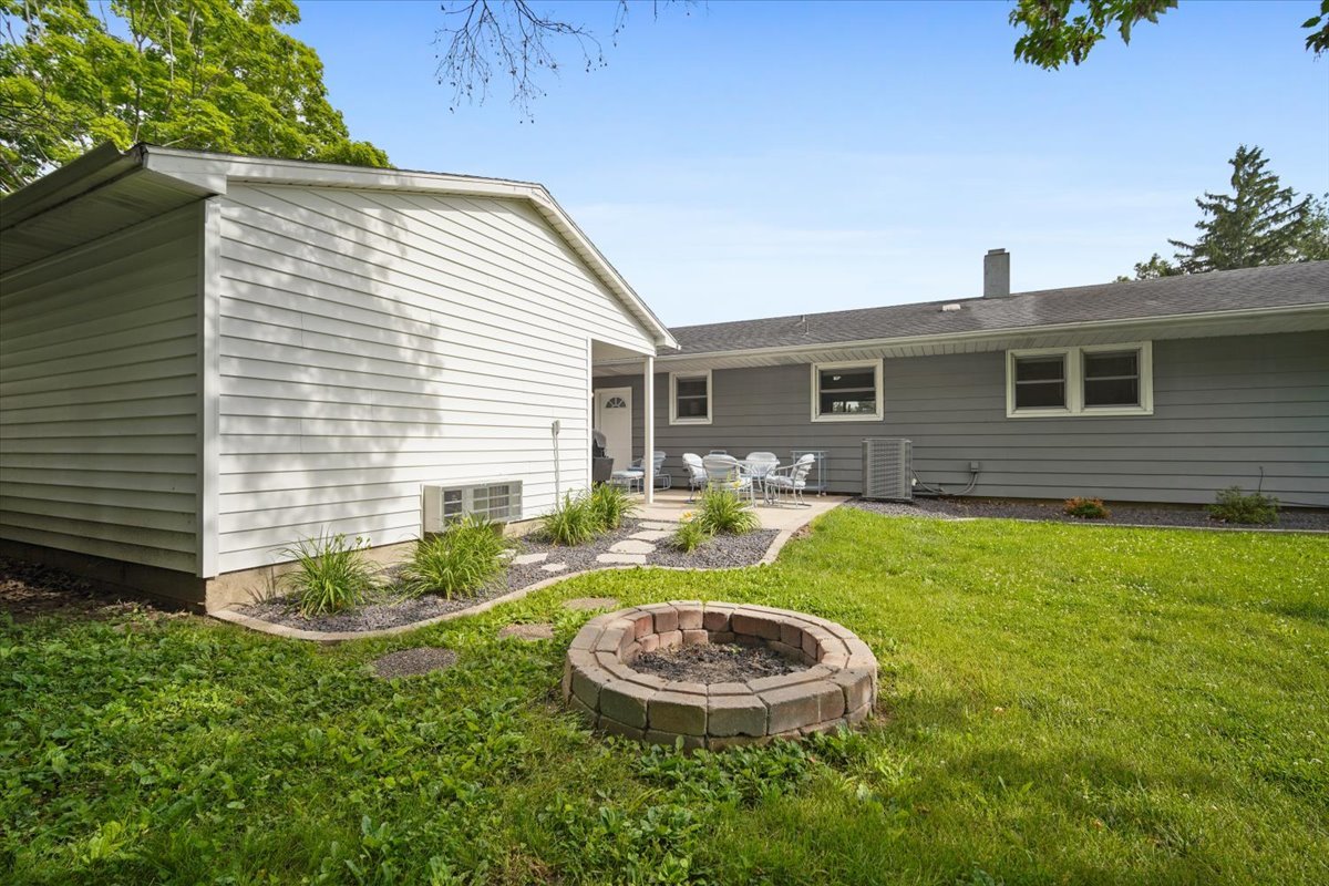 203 Highview Drive Eureka, IL 61530 - Photo 41 of 49 a view of a house with a backyard