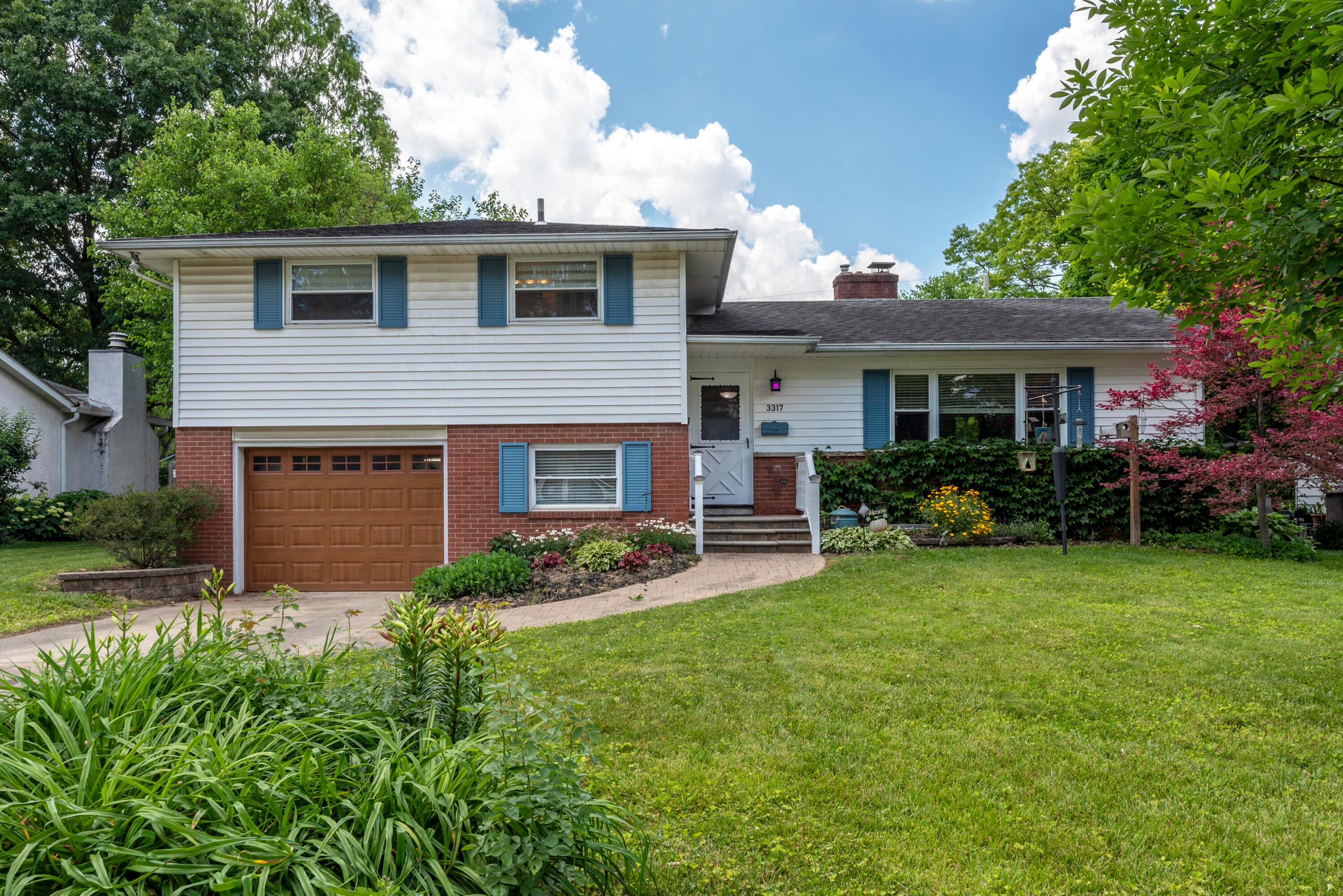 3317 Somerford Road Columbus, OH 43221 - Photo 1 of 31 MAR_5882