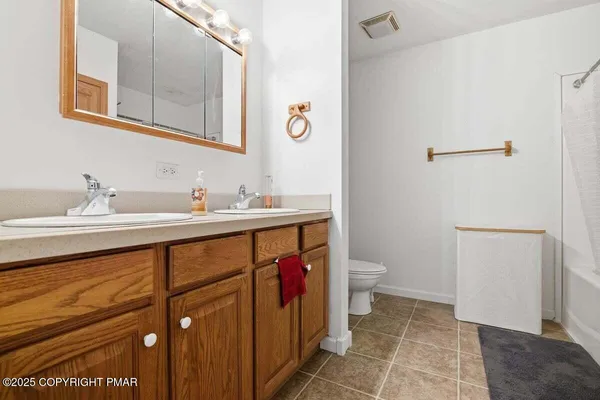 $299,000 | 133 Alford Court, Bushkill, PA 18324