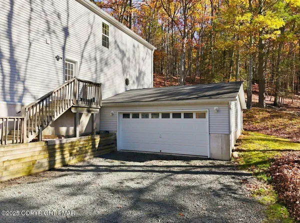 $299,000 | 133 Alford Court, Bushkill, PA 18324