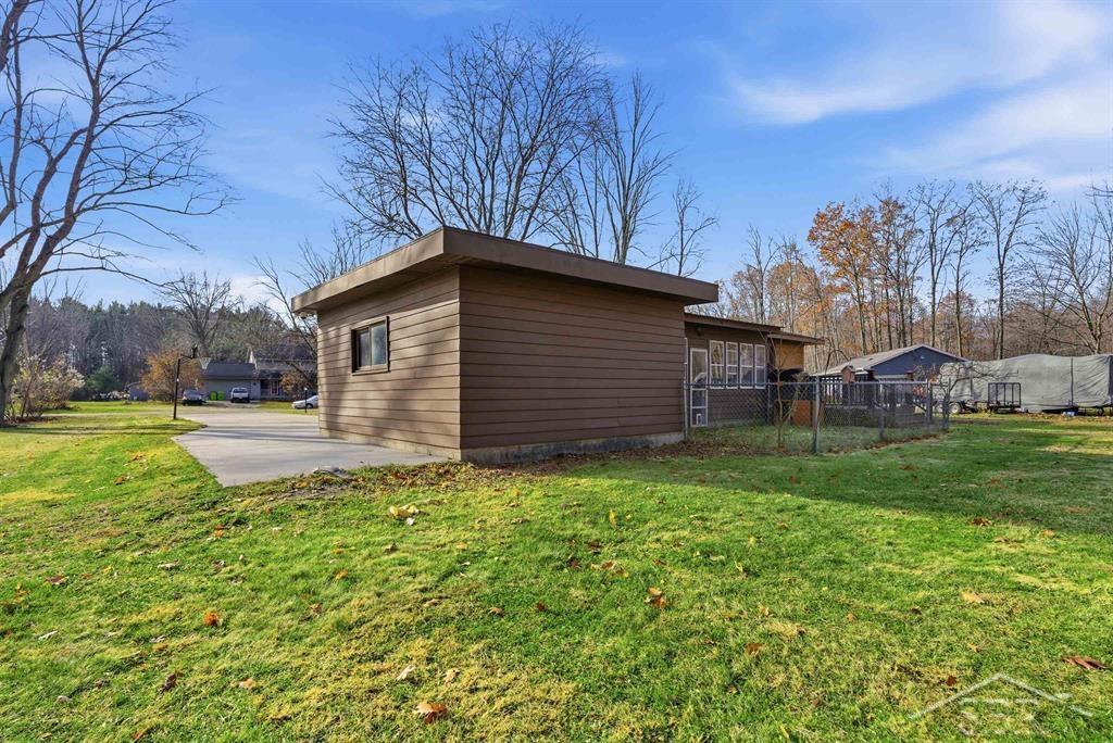 2311 East Ginter Road Midland, MI 48640 - Photo 38 of 40
