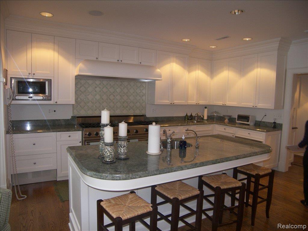 578 Rudgate Road Bloomfield Hills, MI 48304 - Photo 9 of 25 Kitchen