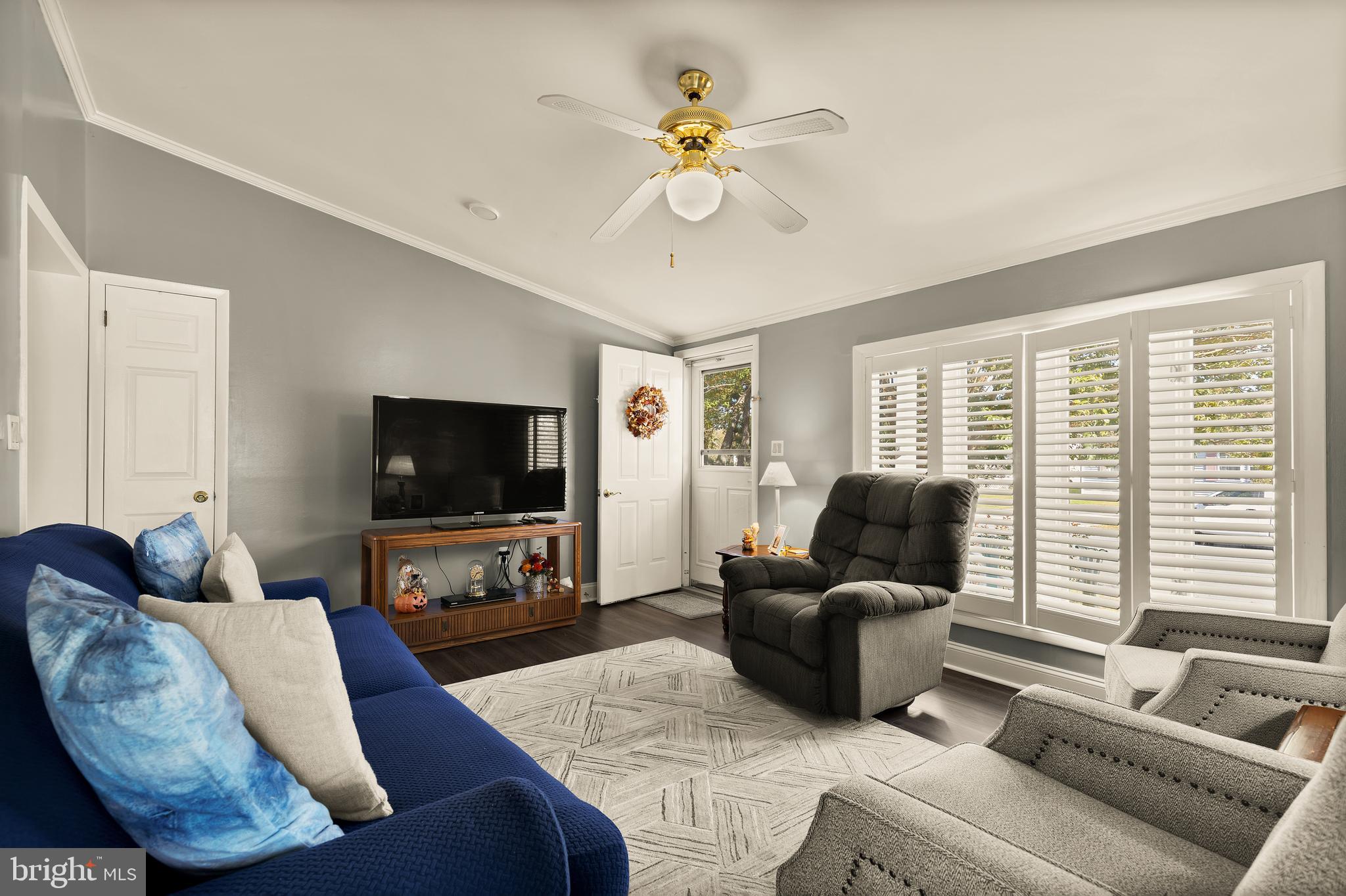 13 East Wind Drive Berlin, MD 21811 - Photo 2 of 24 Front living room