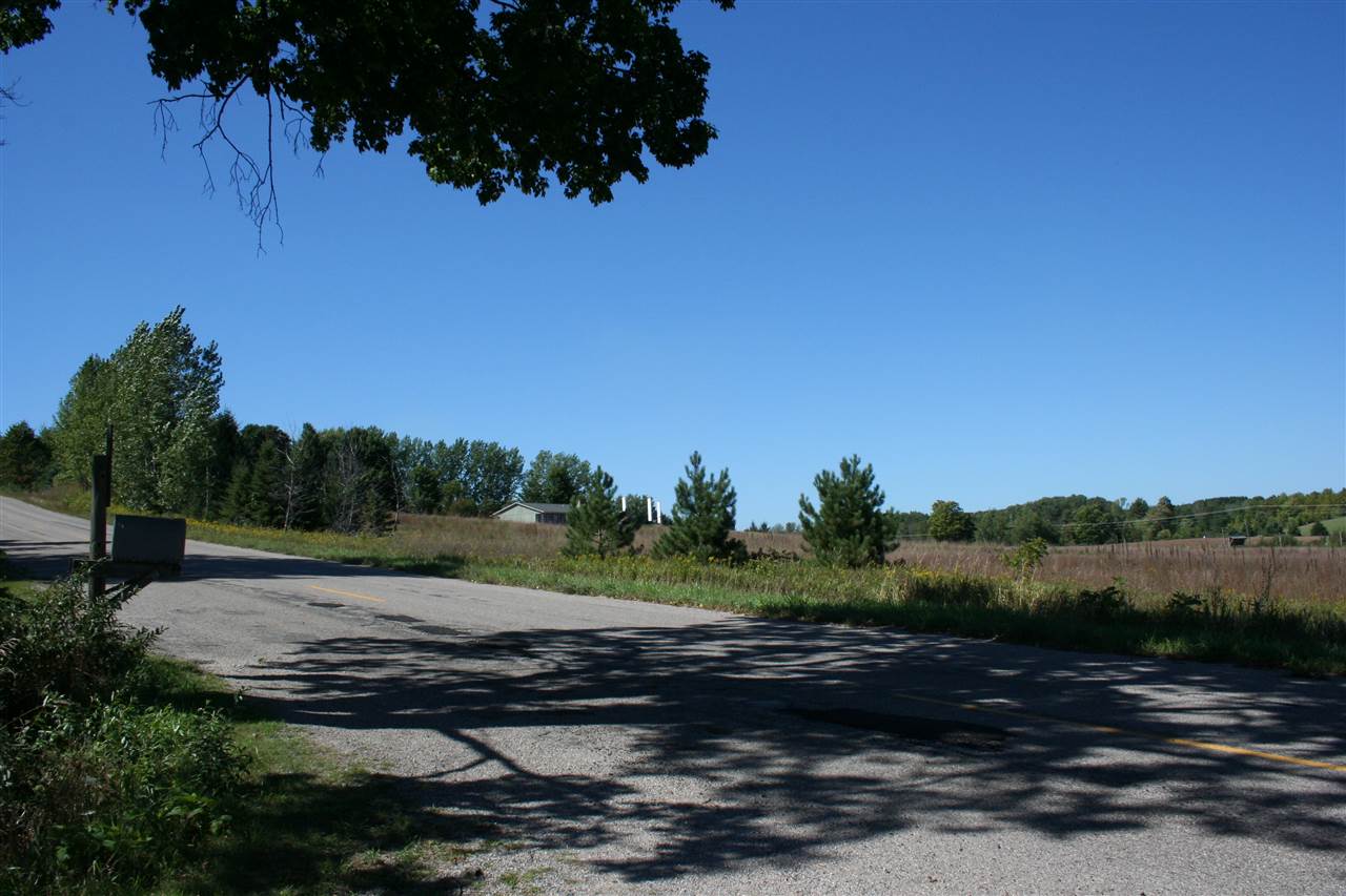 11620 East Tatch Road Suttons Bay, MI 49682 - Photo 75 of 87 1806457-76.JPG