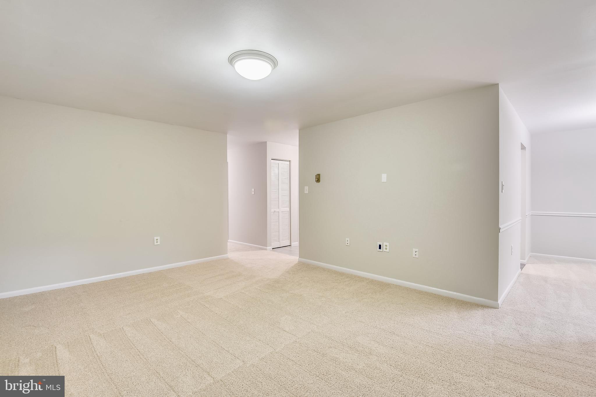 1435 Northgate Square, Unit 22B Reston, VA 20190 - Photo 10 of 49 Spacious Living Room
