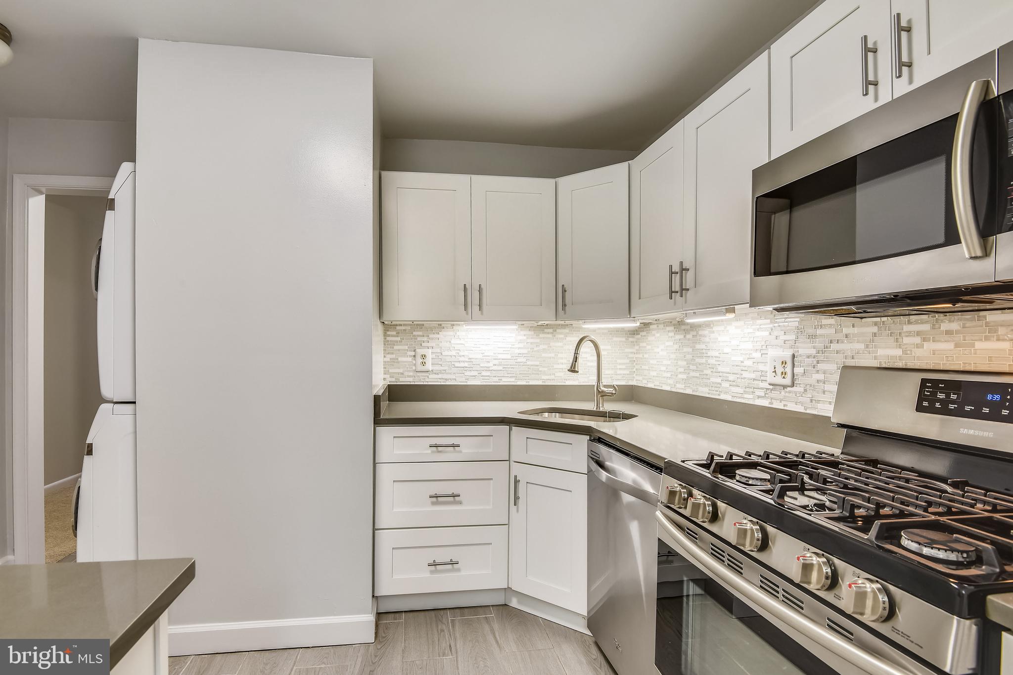 1435 Northgate Square, Unit 22B Reston, VA 20190 - Photo 6 of 49 Kitchen with Stainless Steel Appliances