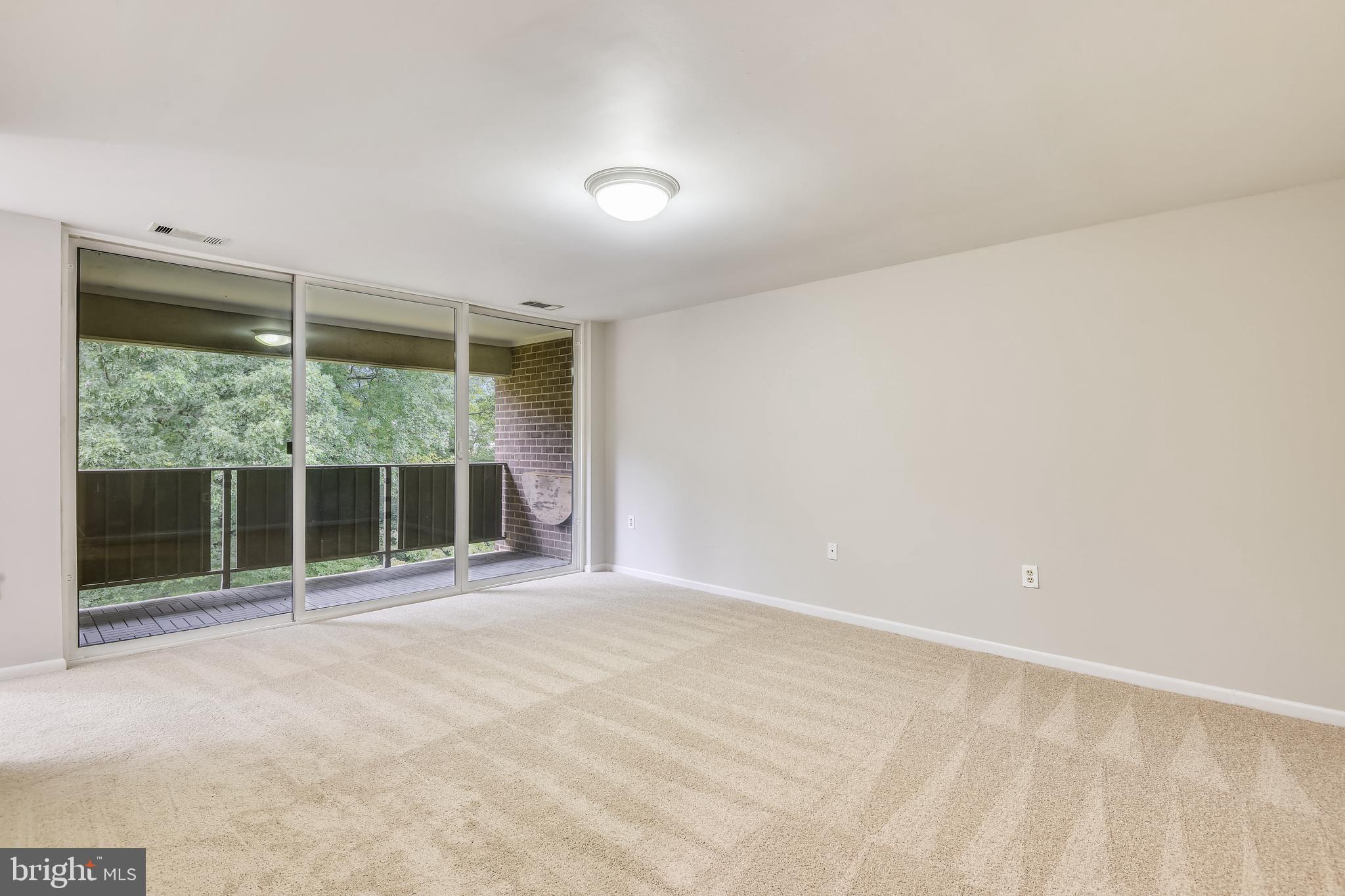 1435 Northgate Square, Unit 22B Reston, VA 20190 - Photo 8 of 49 Living Room