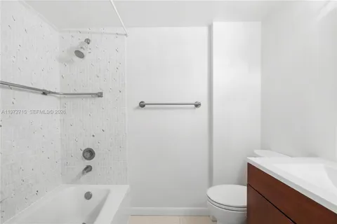 $599,999 | 210 Seaview Drive, Unit 207, Key Biscayne, FL 33149