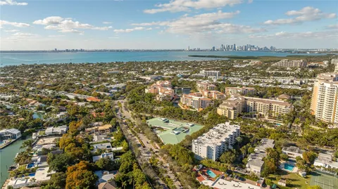 $599,999 | 210 Seaview Drive, Unit 207, Key Biscayne, FL 33149