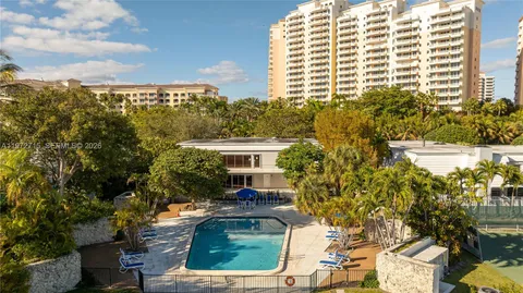 $599,999 | 210 Seaview Drive, Unit 207, Key Biscayne, FL 33149