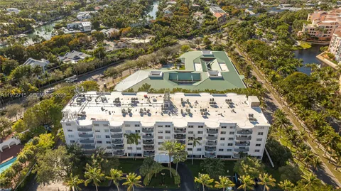 $599,999 | 210 Seaview Drive, Unit 207, Key Biscayne, FL 33149