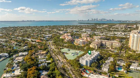 $599,999 | 210 Seaview Drive, Unit 207, Key Biscayne, FL 33149