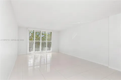 $599,999 | 210 Seaview Drive, Unit 207, Key Biscayne, FL 33149