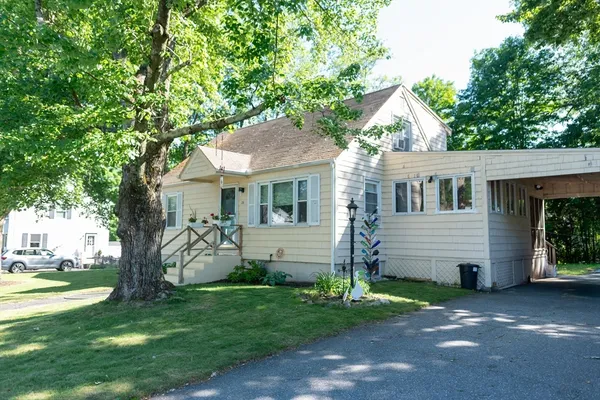 $589,900 | 26 Sunset Road, Dracut, MA 01826
