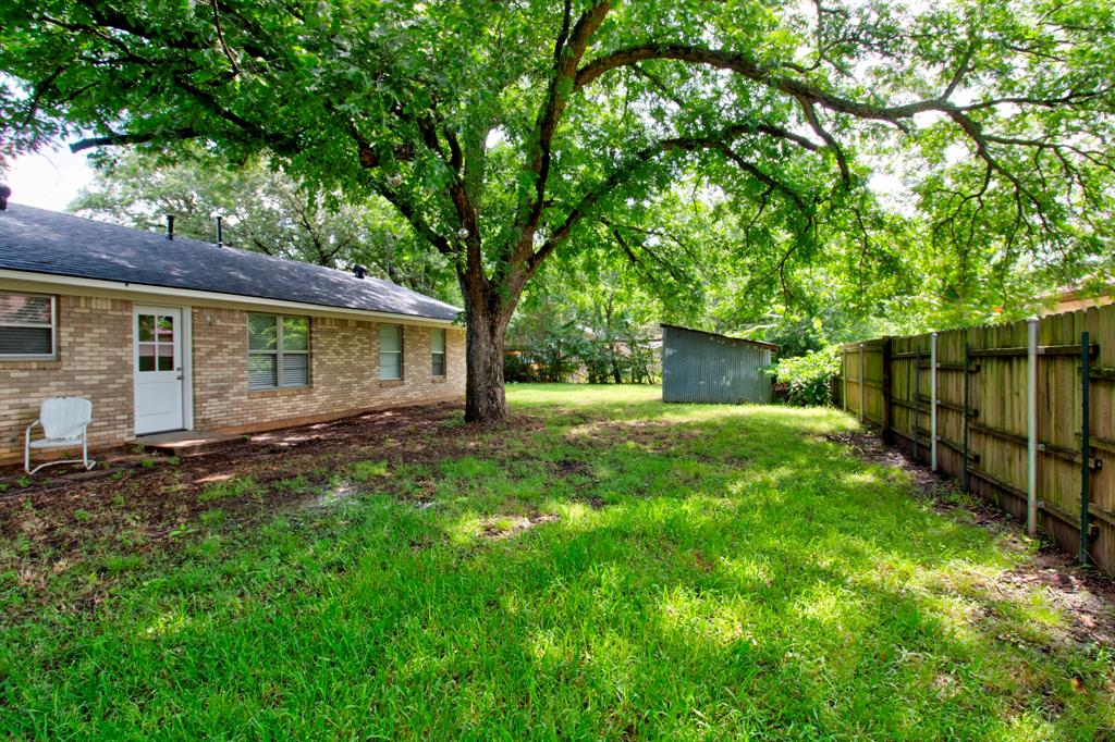 327 West McKinney Street Pilot Point, TX 76258 - Photo 22 of 29
