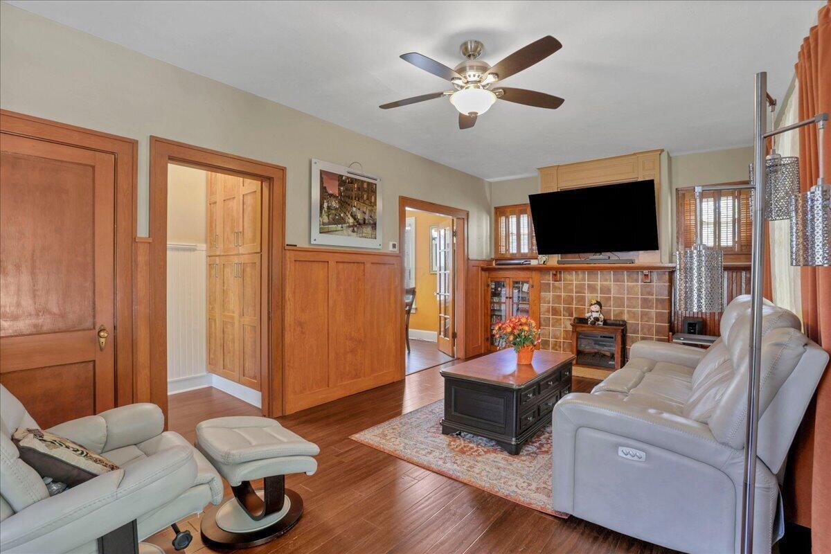 85 Old County Line Road Westerville, OH 43081 - Photo 10 of 66 Living Room