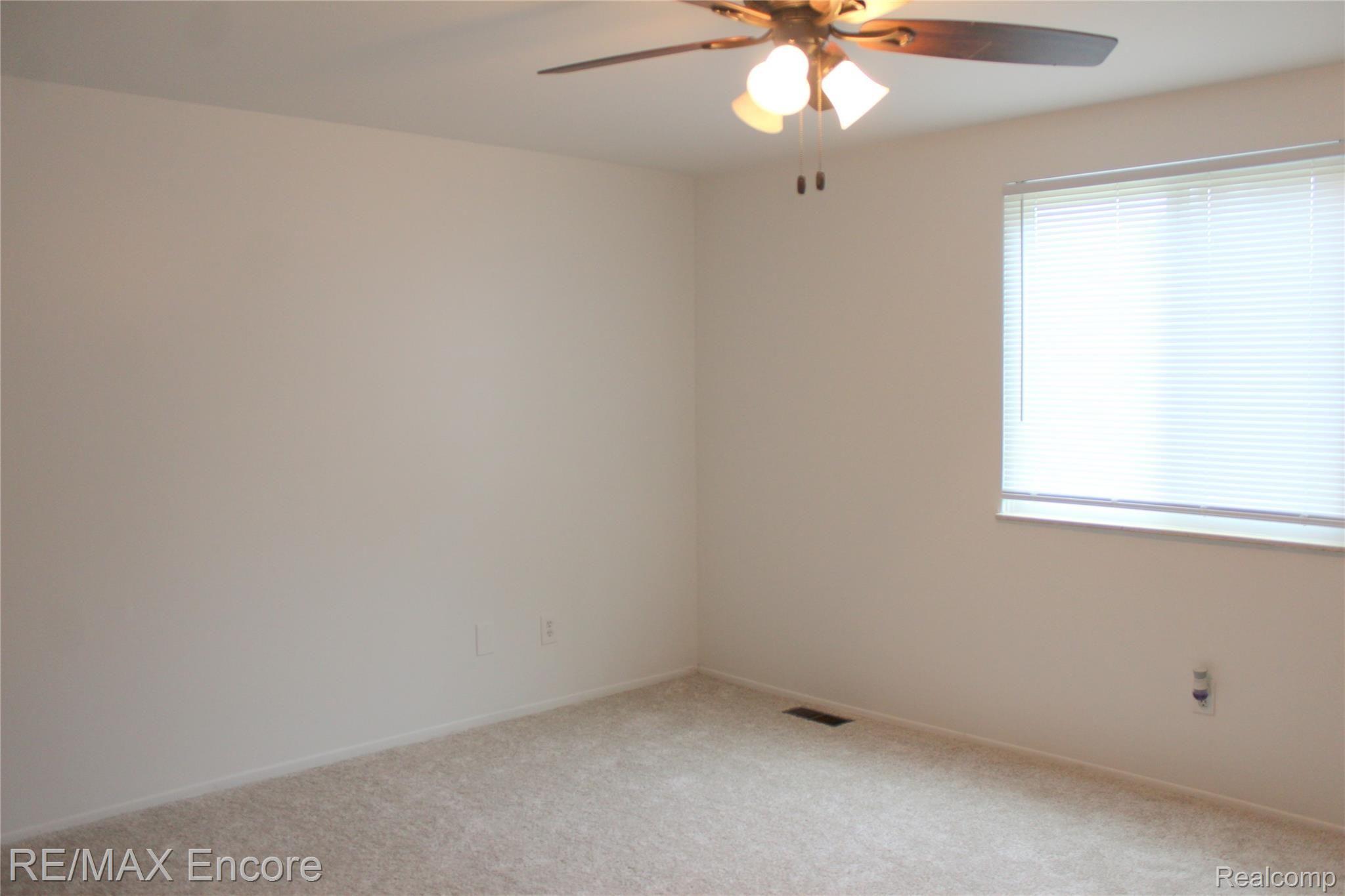 4715 Sashabaw Road Clarkston, MI 48346 - Photo 15 of 31 IMG_6076.JPG