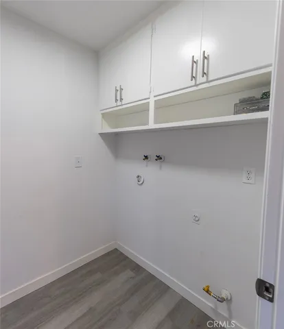 a view of a hallway with closet