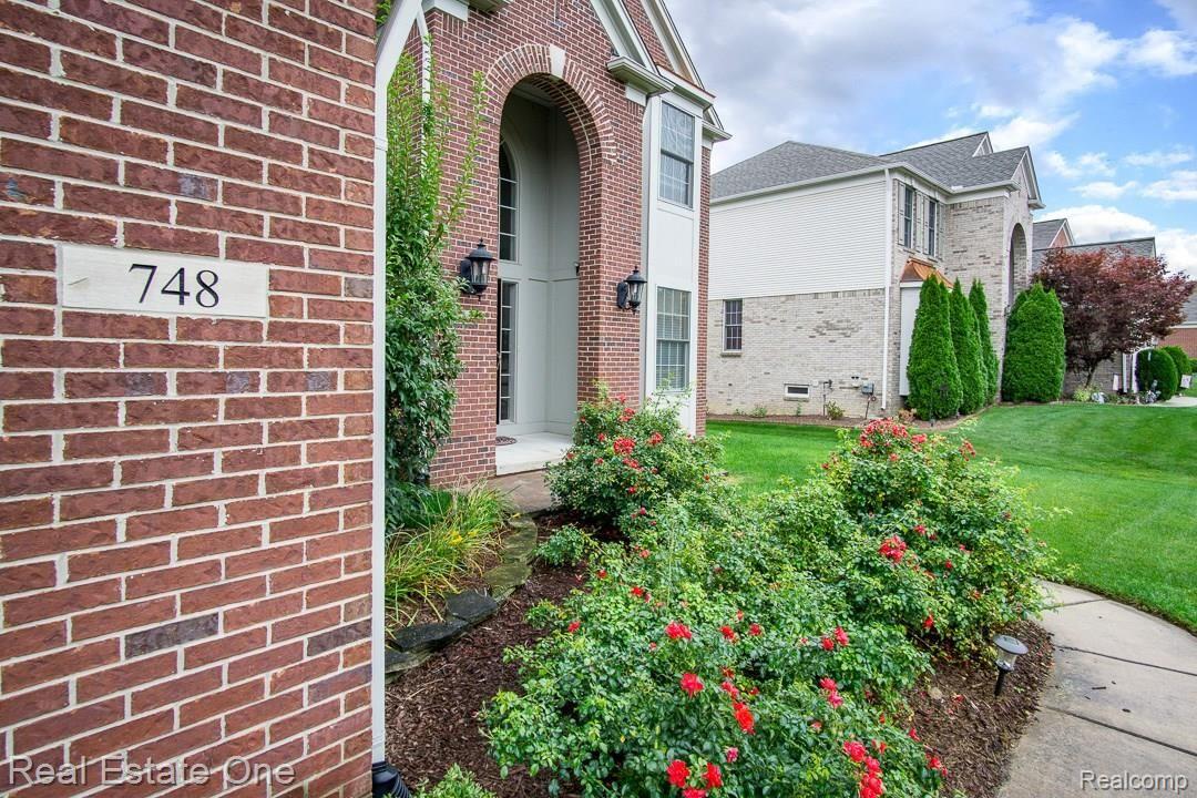 748 Windsong Drive Rochester, MI 48307 - Photo 41 of 43 748-Windsong-04.jpg