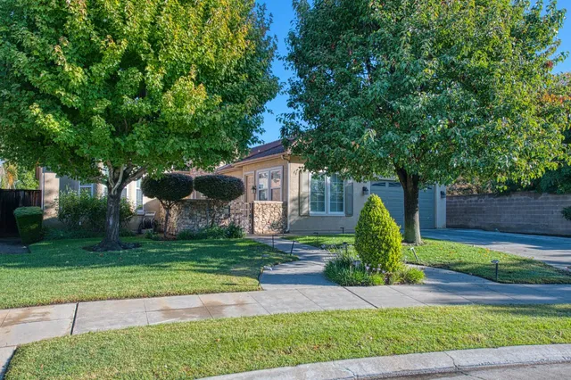 $655,000 | 3297 Fairmont Avenue, Clovis, CA 93619