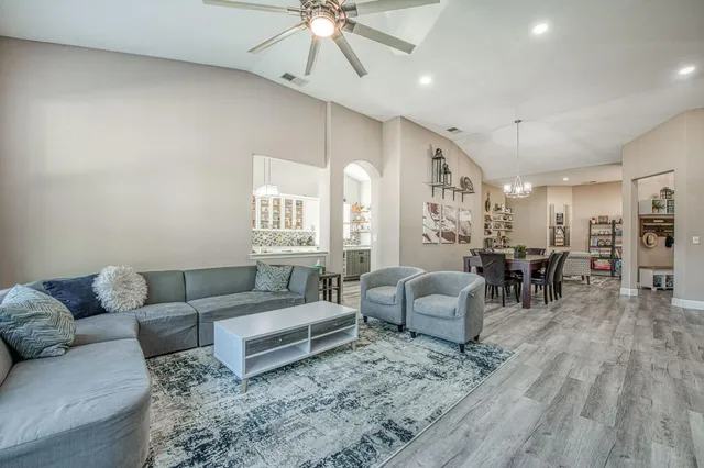 $655,000 | 3297 Fairmont Avenue, Clovis, CA 93619