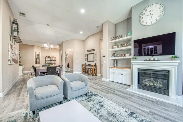 $655,000 | 3297 Fairmont Avenue, Clovis, CA 93619