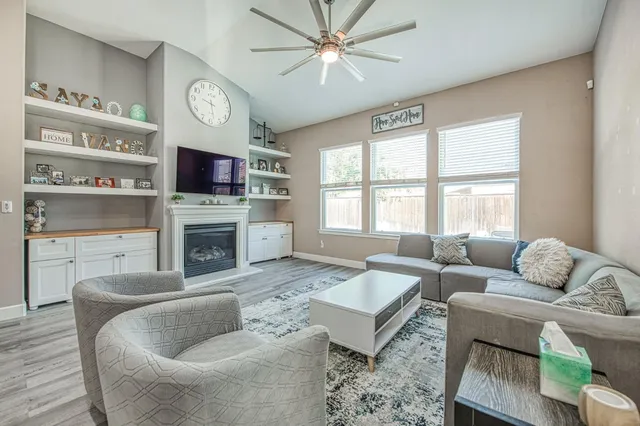 $655,000 | 3297 Fairmont Avenue, Clovis, CA 93619