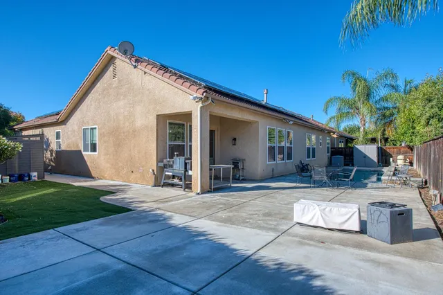 $655,000 | 3297 Fairmont Avenue, Clovis, CA 93619