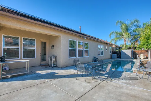 $655,000 | 3297 Fairmont Avenue, Clovis, CA 93619