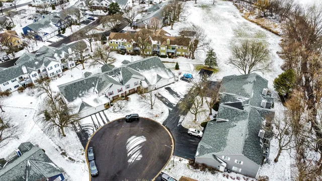 $275,000 | 97 Midhurst Court, Unit 202D, Naperville, IL 60565