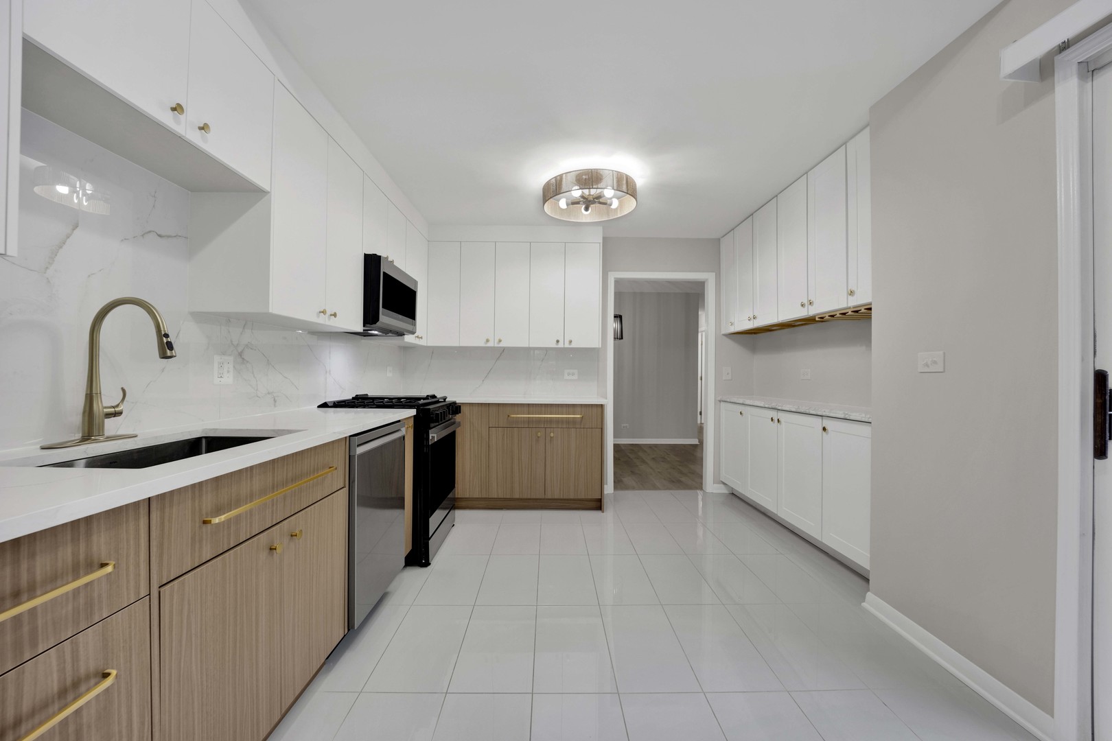 97 Midhurst Court, Unit 202D Naperville, IL 60565 - Photo 6 of 25